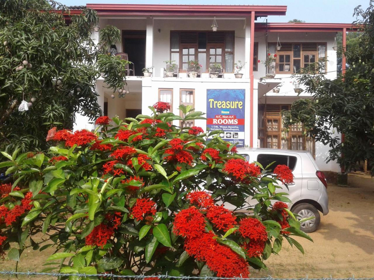 Treasure House Tourist Rest Ξενοδοχείο Anuradhapura Εξωτερικό φωτογραφία